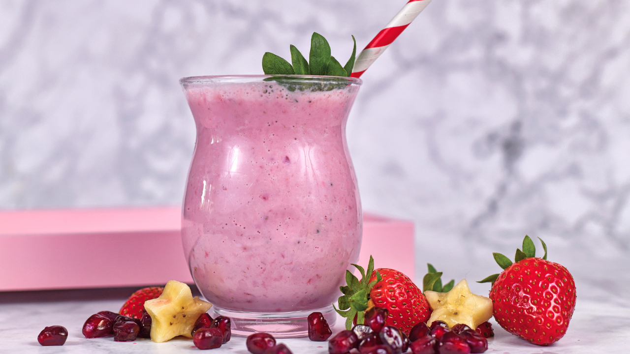 Pomegranate–Strawberry Brain Smoothie