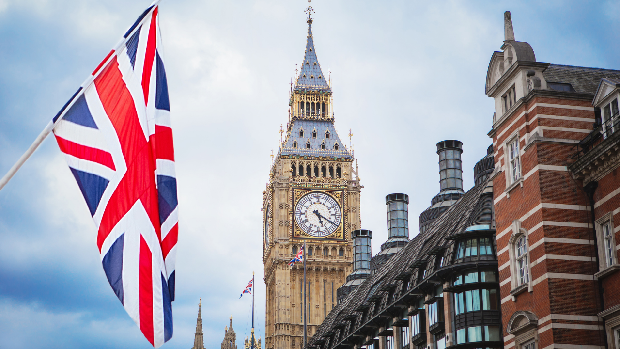 UK Prime Minister Keir Starmer announced plans to ban children under 16